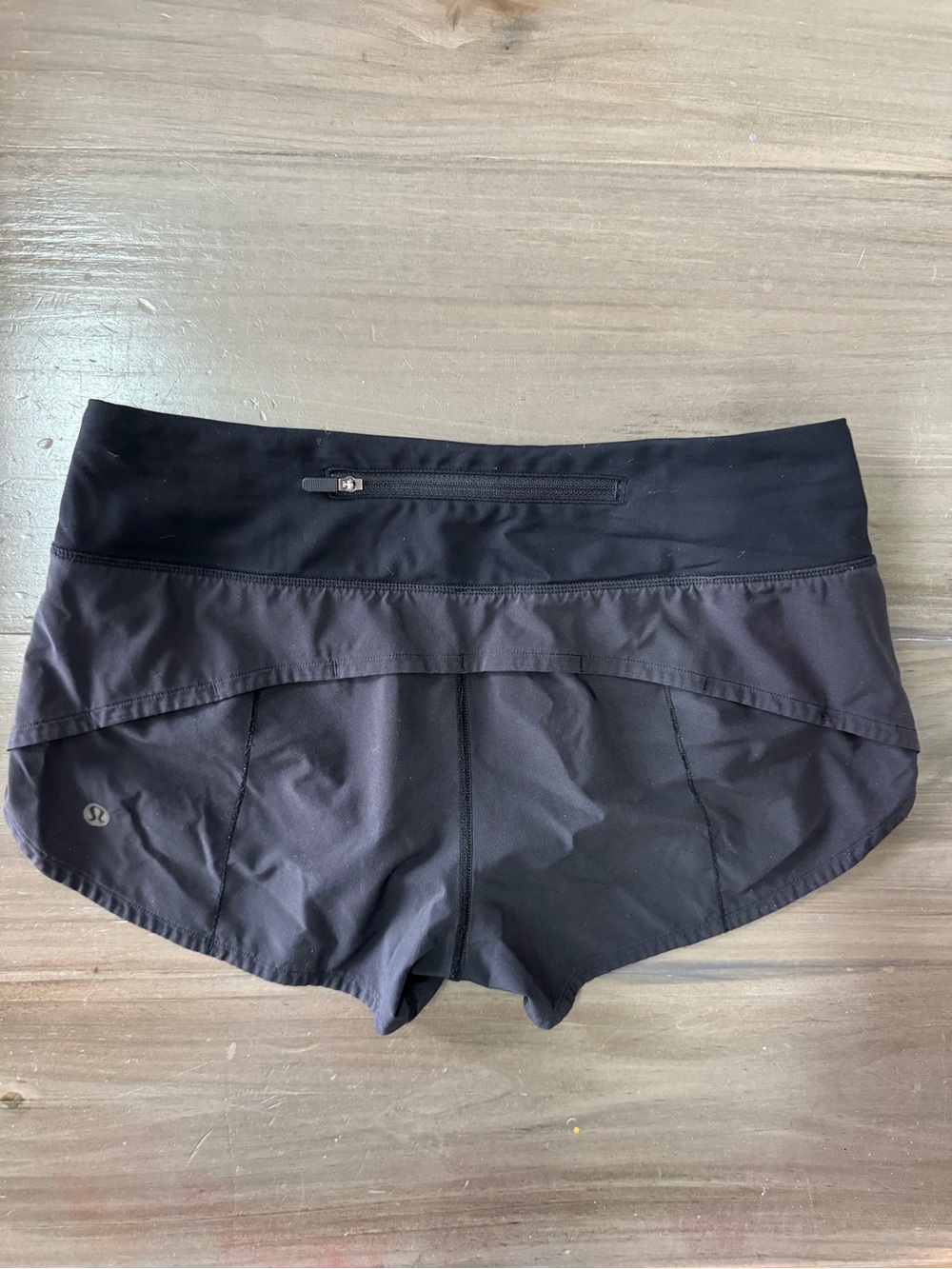 Lululemon Speed Up Low-Rise Lined Shorts Women’s 4 Black
